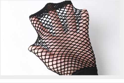 LADIES SMALL FISHNET SEXY ANKLE HIGH NET ANKLET SHORT WOMENS SOCKS - Picture 5 of 5