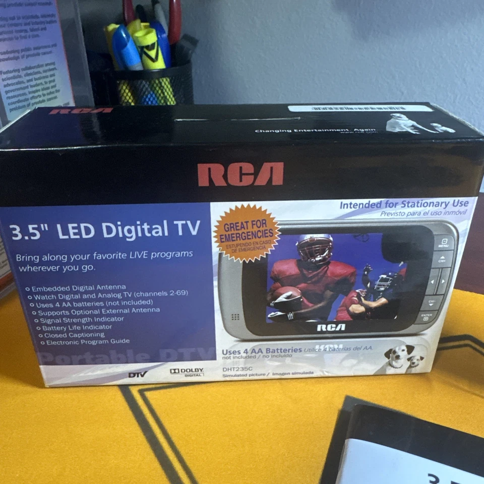 RCA DHT235C DTV Portable 3.5" LED Digital Handheld Color TV - New - Tested - Image 2 of 4