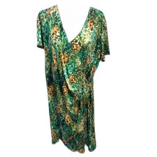 Plus size 18W Green Print Stretch Dress V Neckline Ruched Short Sleeves 