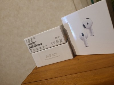 Apple airpods (4th Generation) With Active Noise Cancellation (ANC) New in Box
