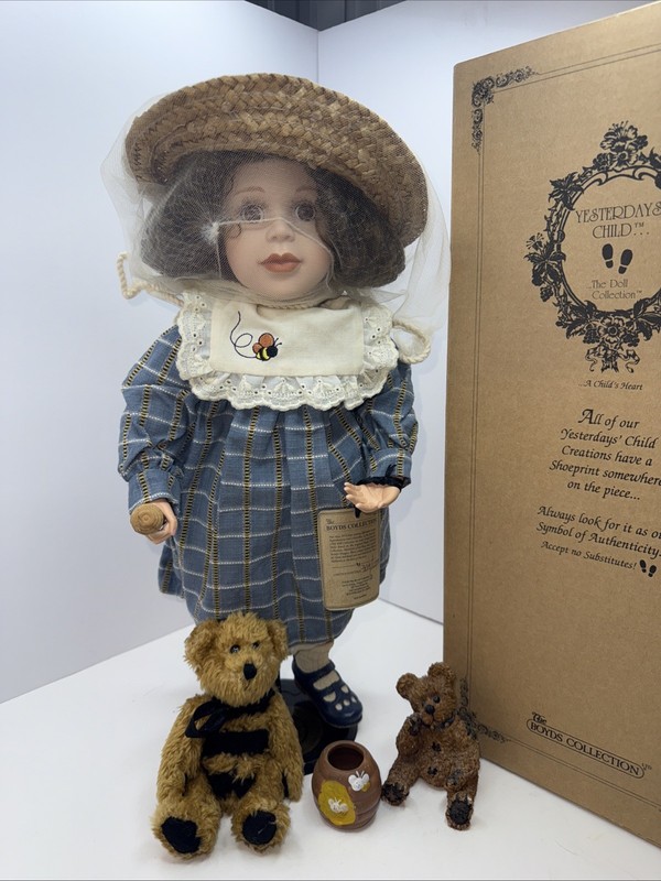 Boyd's Collection Yesterday's Child Nicole Bee Keeper Porcelain Doll #4925 MIB