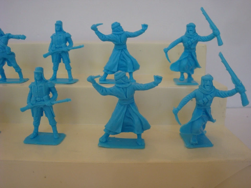 Cherilea (Inglaterra) / 1/32 Legión Extranjera Francesa y Árabes / 10 en 5 Poses Foto 3 de 3