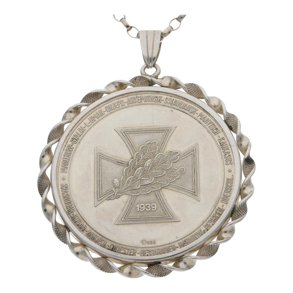 Anhänger Medaille 999/000 Silber, Kordelfassung 925/000 Silber, getragen 2532329 - Bild 2 von 3