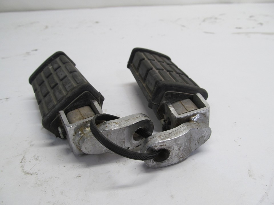 1981 YAMAHA XV750 XV 750 VIRAGO REAR FOOT REST PEGS LEFT RIGHT PAIR eBay