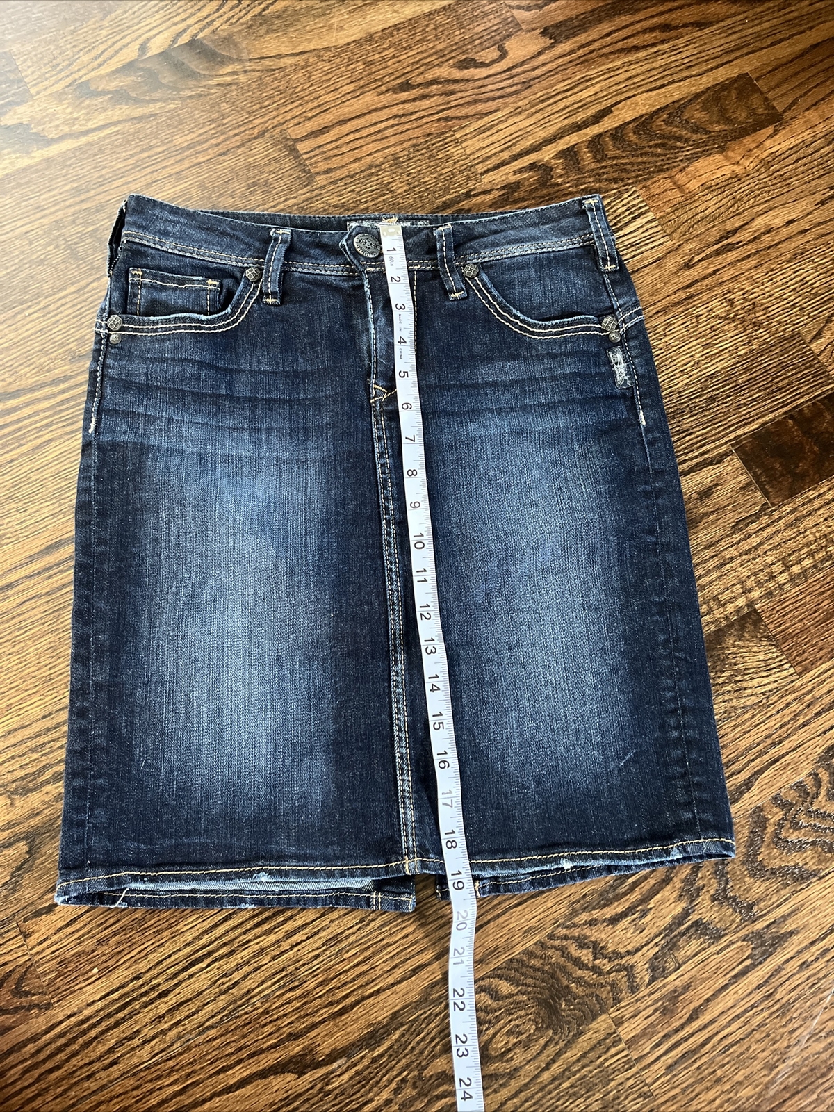 Silver Jeans Emma Denim Short Skirt Actual Size Waist 28 Dark Wash - View 8