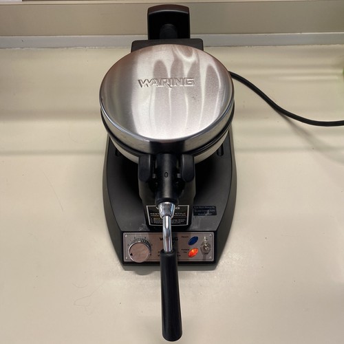 WARING PRO RESTAURANT STYLE THICK BELGIAN WAFFLE MAKER WWM200SA