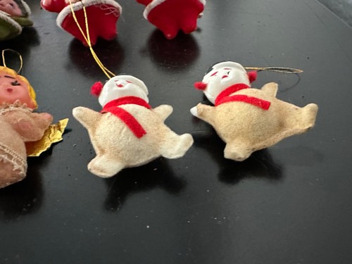 Vintage 1970's Lot 25 Mini Christmas Tree Ornaments Plastic Santa Snowman Angel - 第 13/15 張圖片