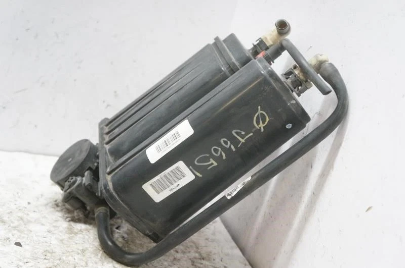 2013 GMC Acadia Fuel Vapor Evaporator Emission EVAP Canister15136019 OEM - Image 4 of 4