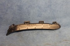 Mercedes-Benz GLE W167 Halterung LUFTFUEHRUNGSSEGMENT Verkleidung A1678853311 Mercedes-Benz GLE W167 Halterung LUFTFUEHRUNGSSEGMENT Verkleidung A1678853311