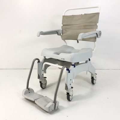 Aquatec Ocean Ergo XL Dusch- und Toilettenrollstuhl Toilettenstuhl Rollstuhl