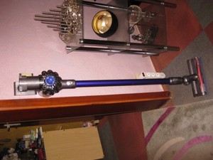 DYSON  DC 62 / V 6 MODELLE   AKKUSTAUBSAUGER  - neuer AKKU    ZUBEHÖR s fotos
