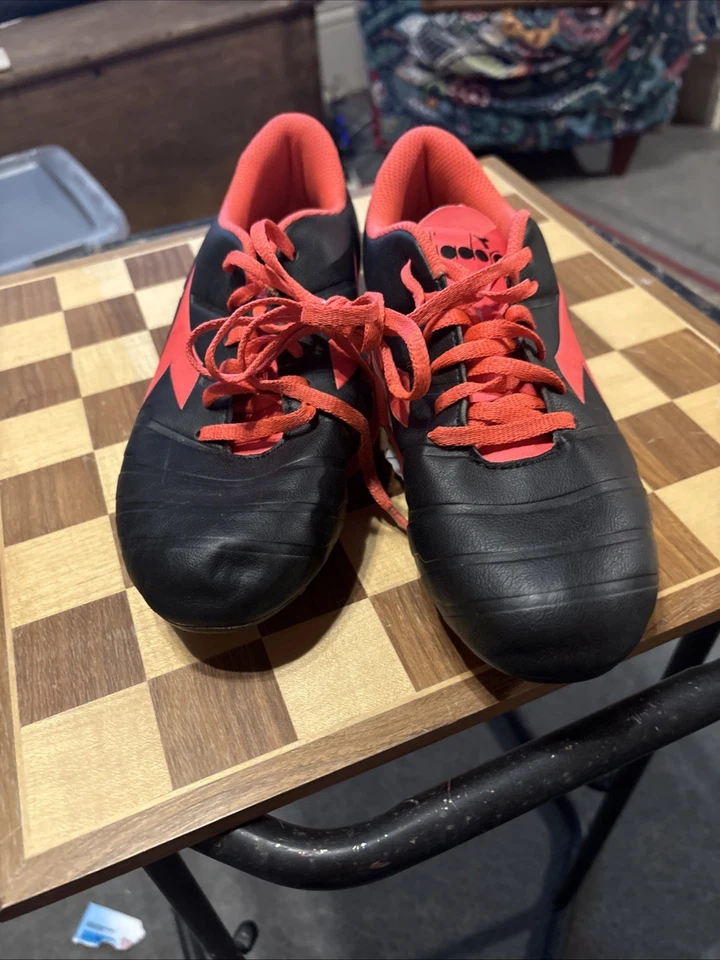 Botines de fútbol Diadora para hombre talla 6 rojos/negros zapatos deportivos con cordones Foto 3 de 4