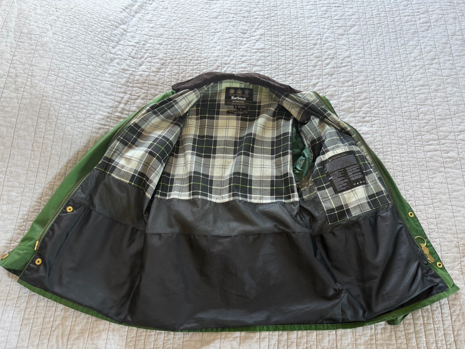 Barbour International Men's Waxed Jacket in British Racing Green - Size Small image 6