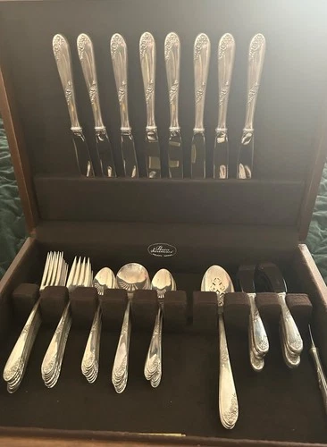 Lunt Sweetheart Rose Sterling Flatware Service for 8 total of 71 pieces