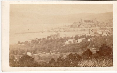 Gesamtansicht der Stadt Cannes um 1865 Foto CDV