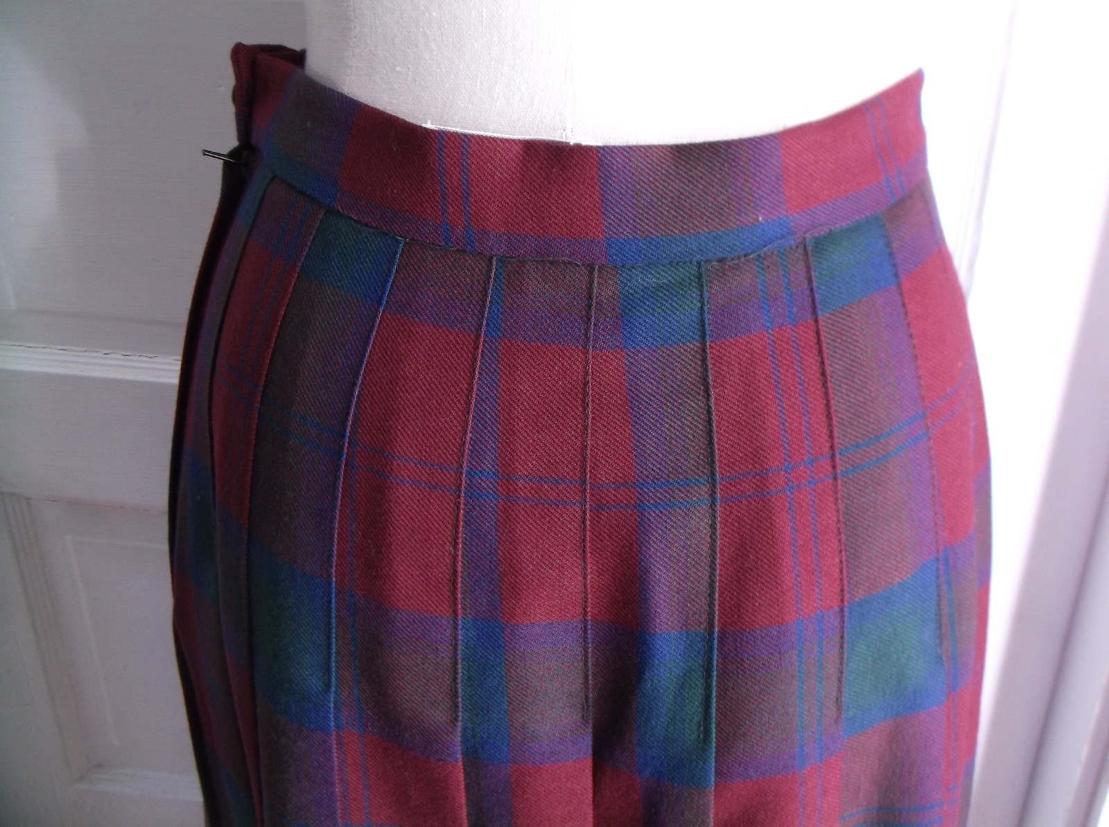 Lairds of Scotland Wool Tartan Scotch Plaid Pleated M… Gem