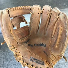 Louisville Slugger Slugger Hillerich Bradsby RHT Baseball Glove Big Daddy Mitt