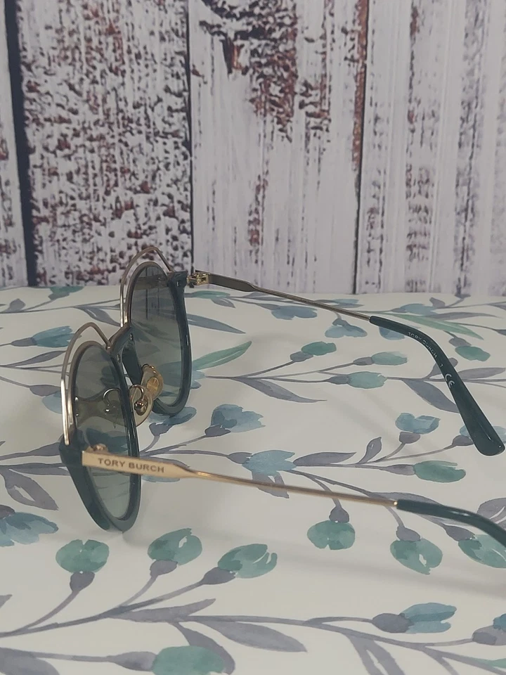 Tory Burch Green Sunglasses - Image 4 of 4