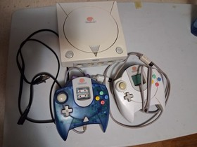 USED Sega Dreamcast HKT-3000 w/ Controllers Powers On Tested Jspan W/ Power