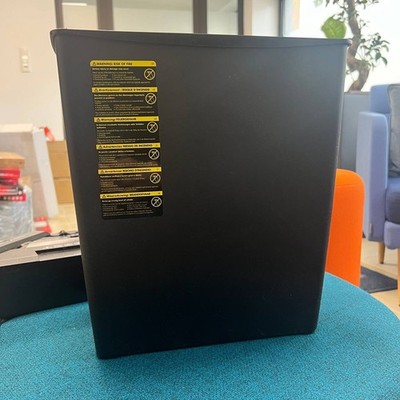 Amazon Basics Aktenvernichter B01E3R7T9K 8 Blatt Streifenschnitt | OVP | Top