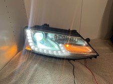 2013-2016 Volkswagen Jetta Gli Genuine Right Passenger Side Bi-xenon Headlight 2013-2016 Volkswagen Jetta Gli Genuine Right Passenger Side Bi-xenon Headlight