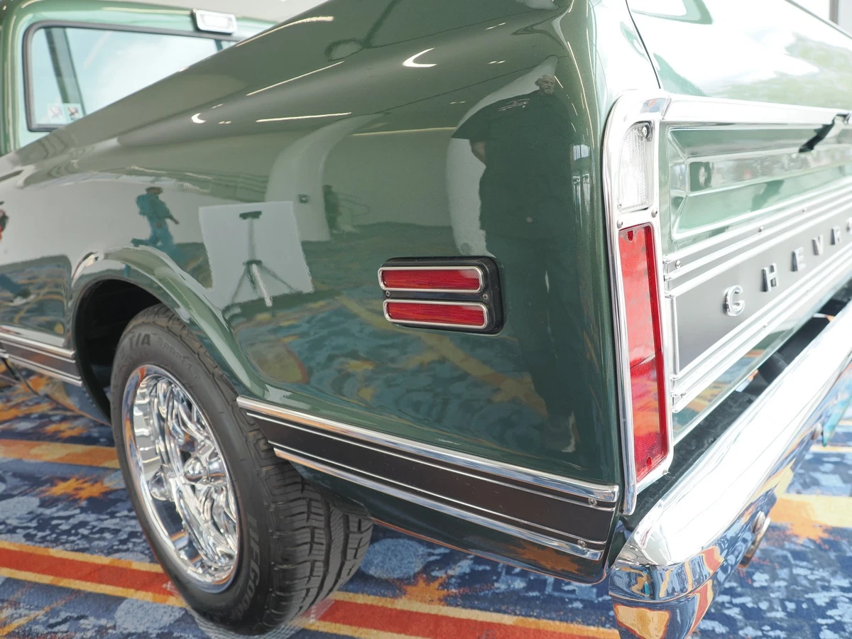 1971 GMC Truck - Ridler wheel and hidden filler door
