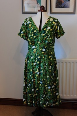 40er Jahre Tee Kleid mit Mittelschleife von Toby. Gemarkt 44. Top Zustand Atemberaubend!
