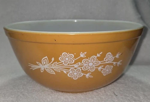 Pyrex 403 Citrus Orange Glass Nesting Mixing Bowl 2 1/2 Qt Ovenware Vintage