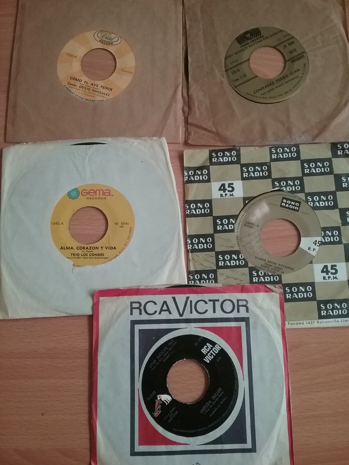 Spanish 45's: Imelda Miller/R.Aviles/Trio Los Condes/O.Gonzalez/RoperDance Orch