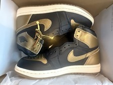 Jordan Air Jordan 1 Retro High Top Leather Sneakers Black/Gold US 7W