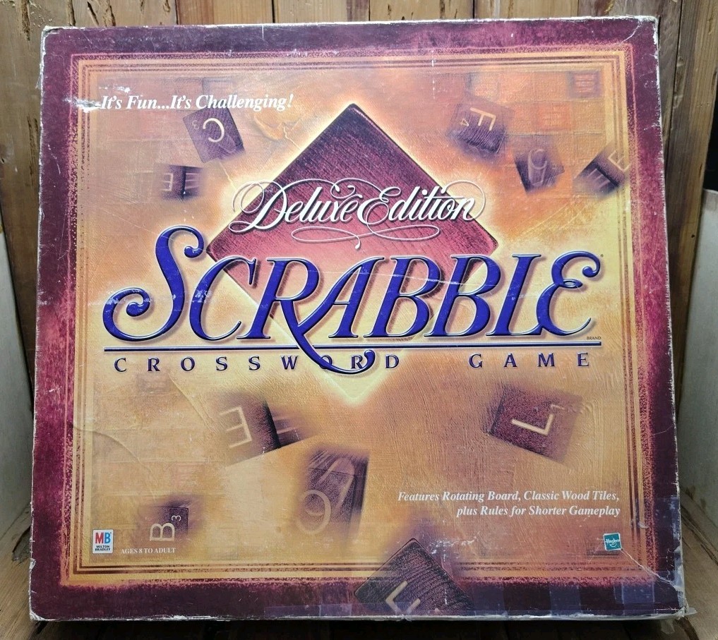 1999 Deluxe Edition Rotating Turntable Hasbro Complete