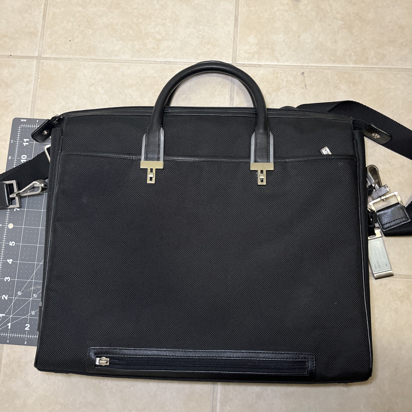 USED Tumi Briefcase Elements Collection Nylon Lea… - image 3