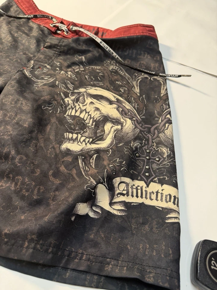 Pantalones Cortos de Tabla Para Hombre Talla 34 Con Gráfico de Calavera Con Medidas Foto 2 de 4