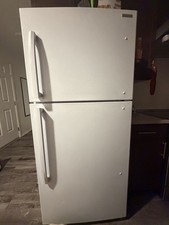 Insignia NS-RTM18 18.1cu.ft. Top-Freezer Refrigerator - White