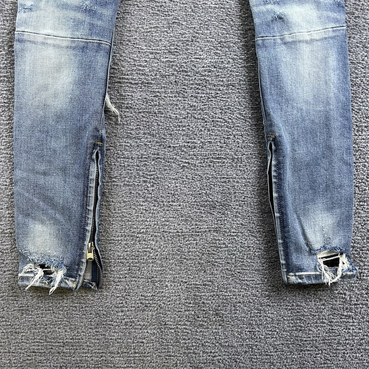 MNML Jeans Distressed Light Blue Slim Thrashed Denim Size 28 Fit