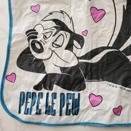 Vintage Toddler Bib Plastic Snaps Pepe Le Pew Skunk Heart Dated 1993 Warner Bros - 第 1/12 張圖片
