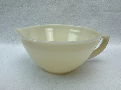 Vintage Fire King Oven Ware Ivory Milk Glass Batter Mixing Bowl Spout & Handle A