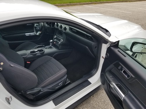 2016 Ford Mustang - Picture 10 of 17