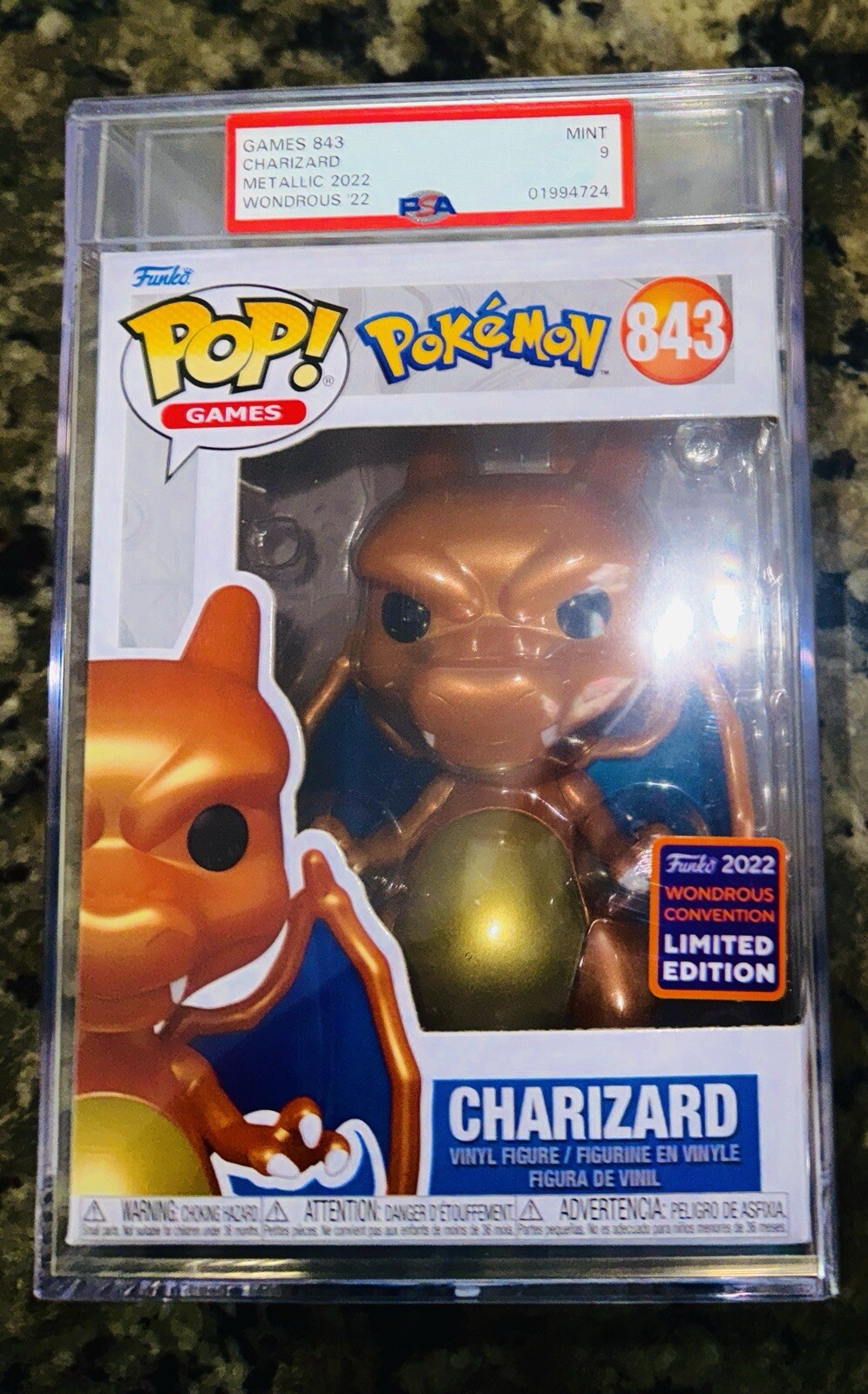 Funko Pop metálico Charizard PSA 9