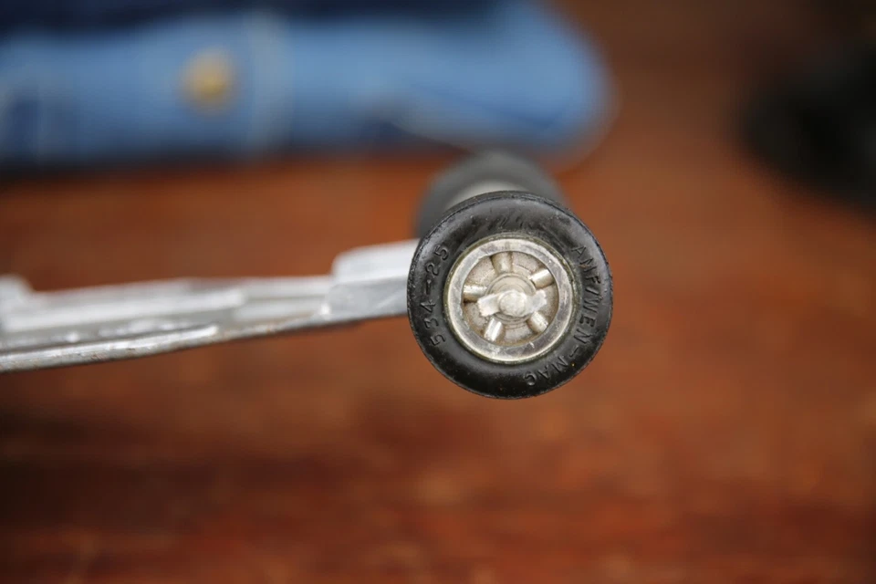 WEN MAC 1957 CHEVY DRAGSTER GAS POWERED TETHER CAR Vintage CHASSIS PART ONLY - Image 4 of 4