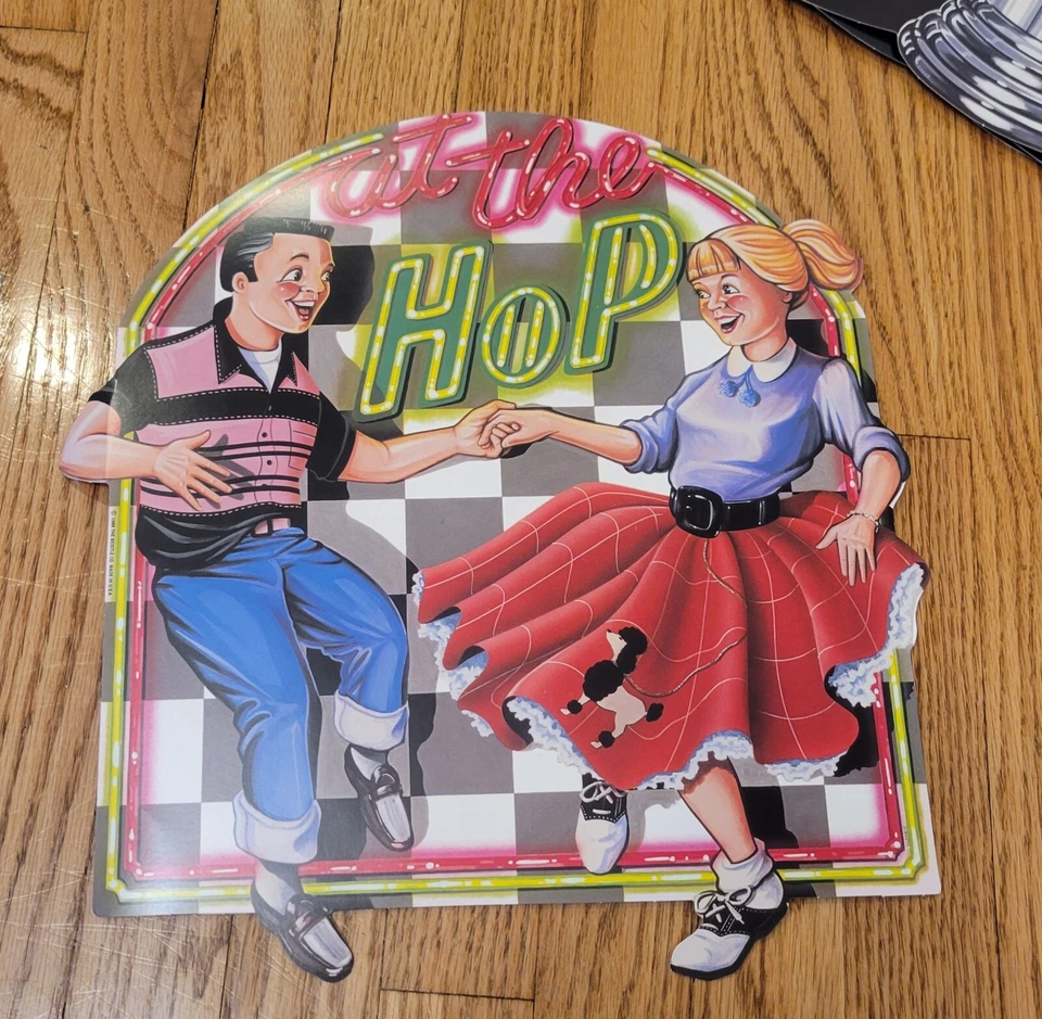 De colección 1988 Beistle Fabulous años 50 Jukebox Soda Fuente Papel Recortes 10 Piezas Foto 2 de 4