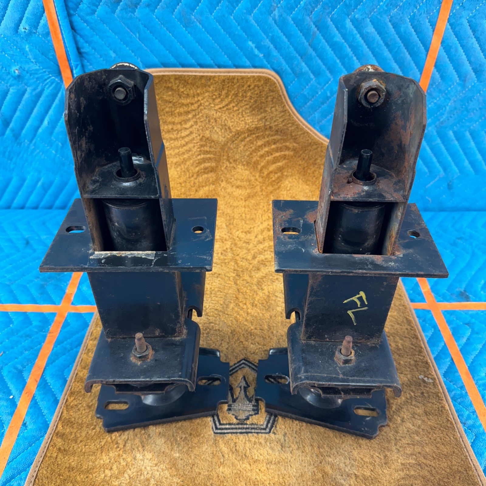 1989–1991 CHRYSLER MASERATI Front Bumper Shock Absorber Set OEM