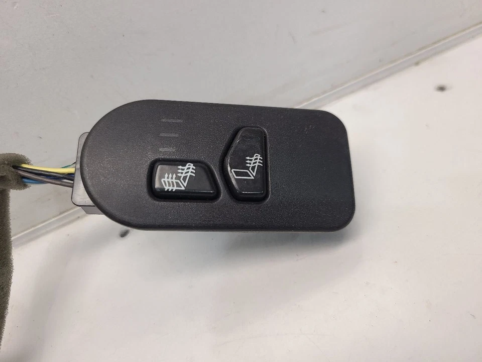 2004 Cadillac Escalade ESV Passenger Right Front Heated Seat Switches - Image 2 of 4