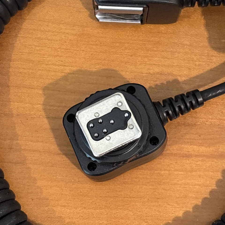 PIXEL FC-311 - TTL Cable for Canon EOS - 1.8 meters - Image 3 of 4