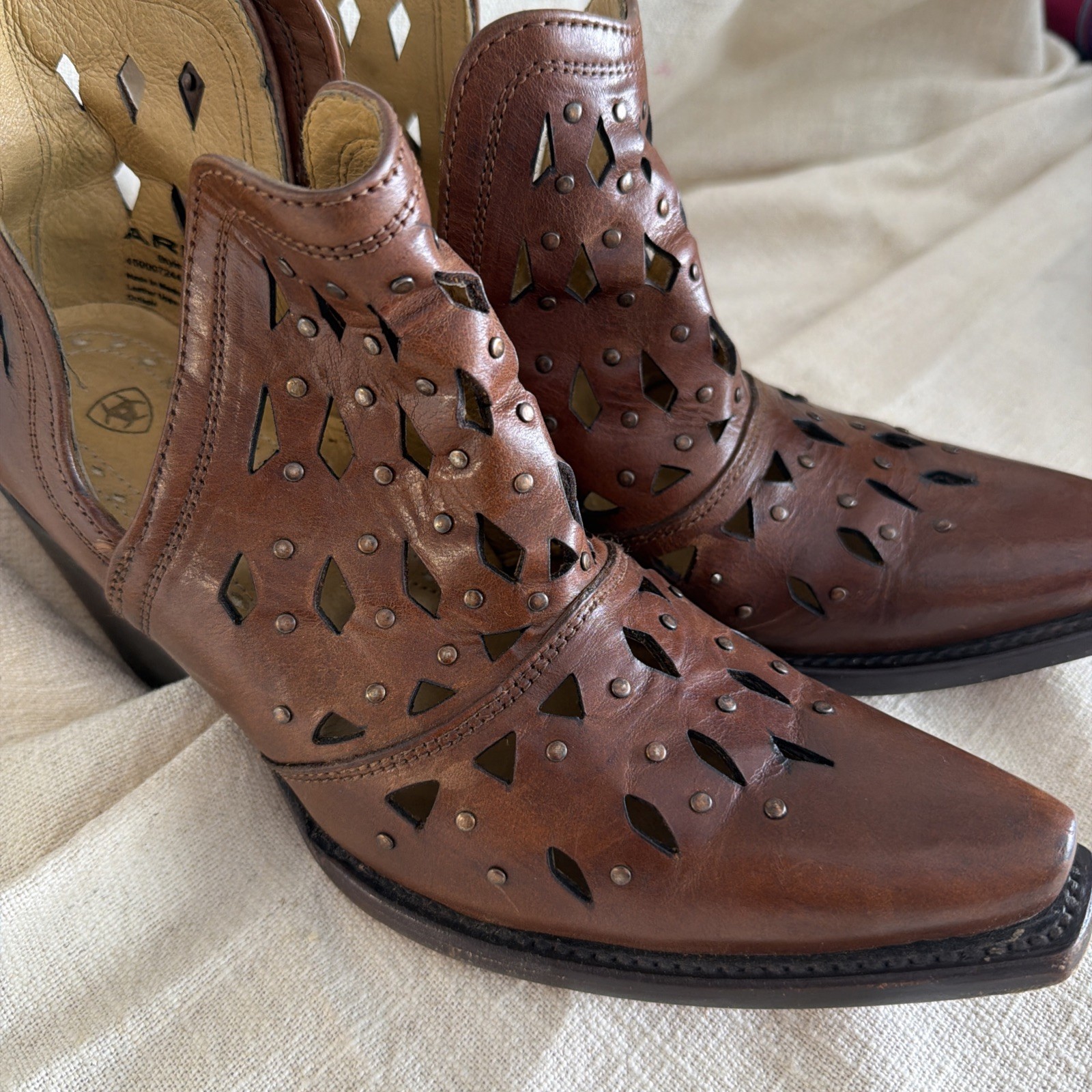 ARIAT Dixon Womens Studded Western Ankle Boots Weather Brown Leather 8.5 Snip