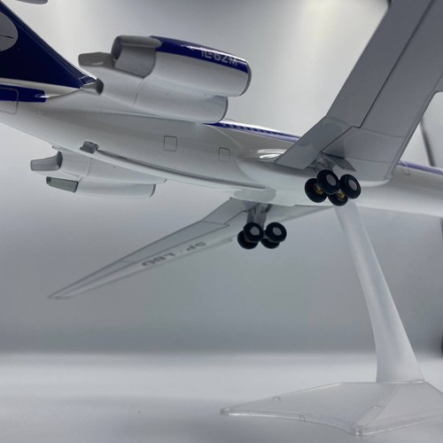 Ilyushin 62 Il-62M Polish Airlines (LOT) SP-LBD – Scale 1:200 - Picture 9 of 12