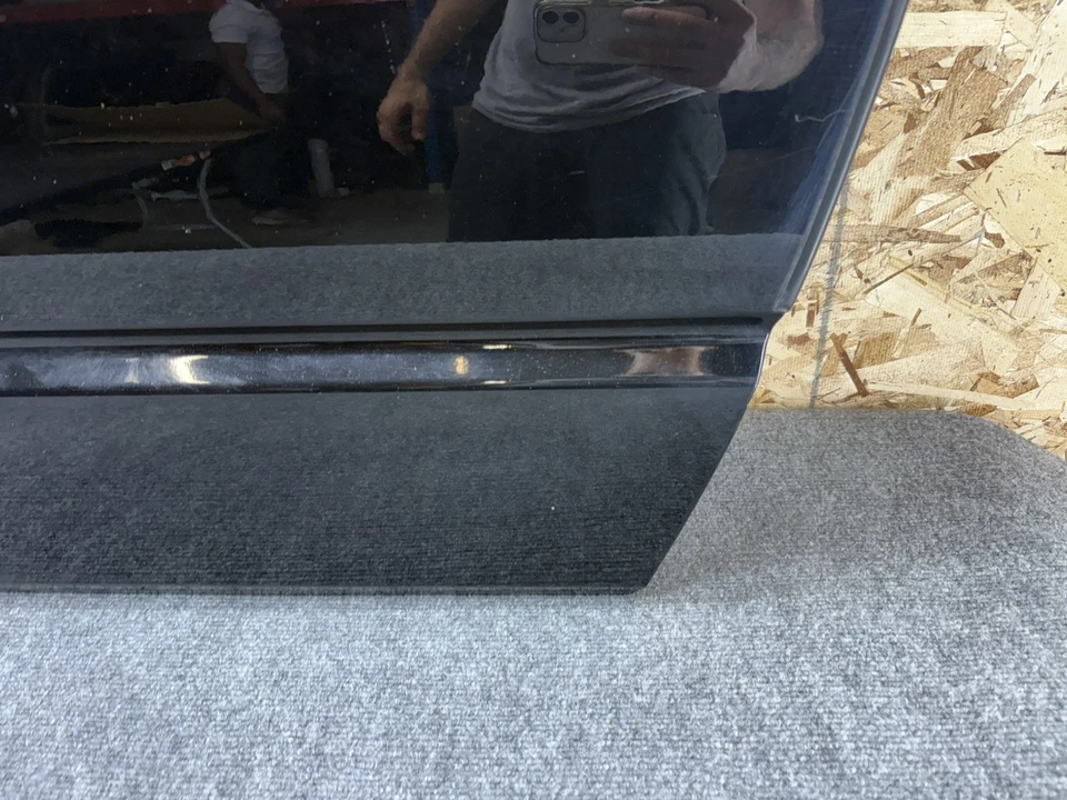 FORD THUNDERBIRD 2002-2005 LEFT DRIVER SIDE DOOR SHELL BLACK UA OEM - Image 3 of 4