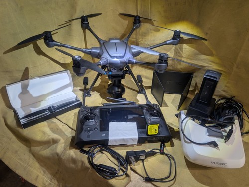 Yuneec Typhoon H Pro 4K Drone Intel RealSense ST16 Skyview Goggles Backpack