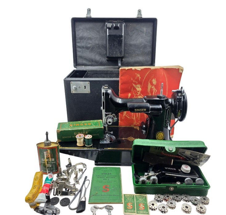 ALL THE EXTRAS 1957 Singer Model 221-1 Vintage Black Portable 221 Sewing Machine