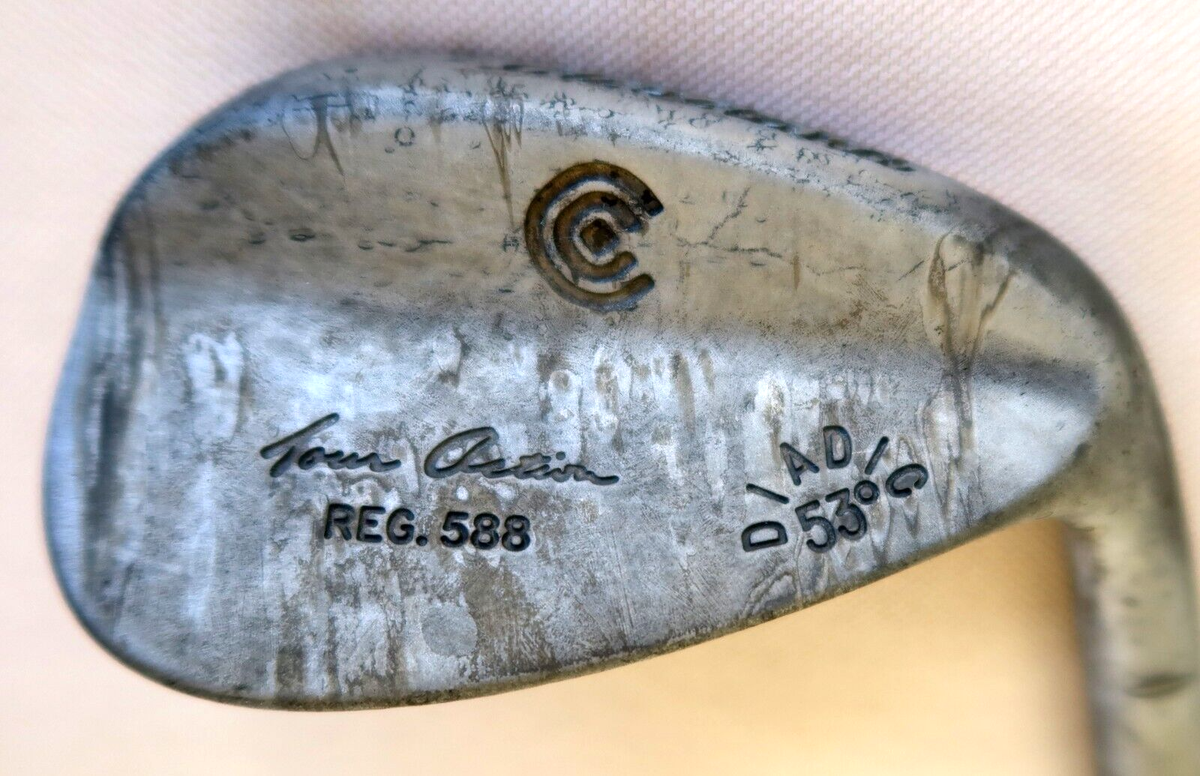 Cleveland Tour Action Reg.588 noir 64* flop wedge/acier doré dynamique